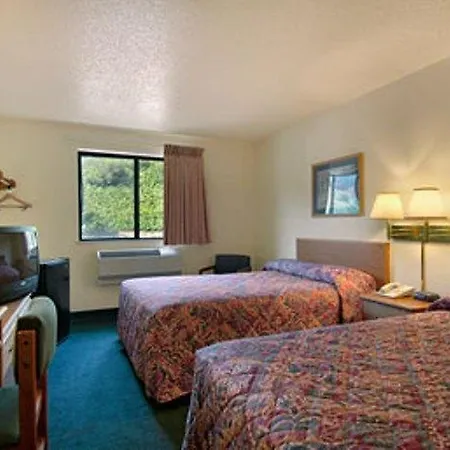 Super 8 By Wyndham Lexington Park/California Area Hotel Room photo