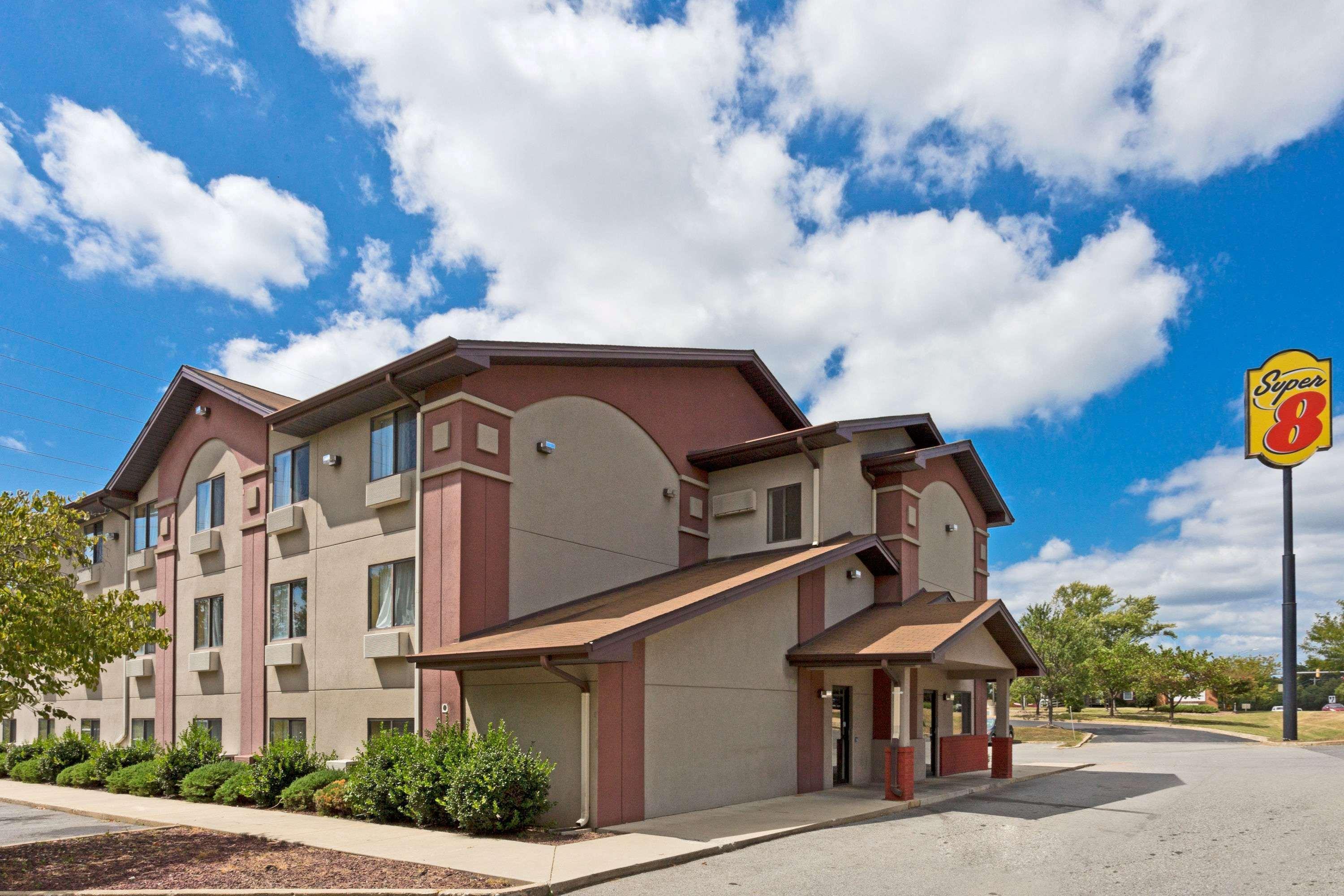 Super 8 By Wyndham Lexington Park/california Area Hotel 2*