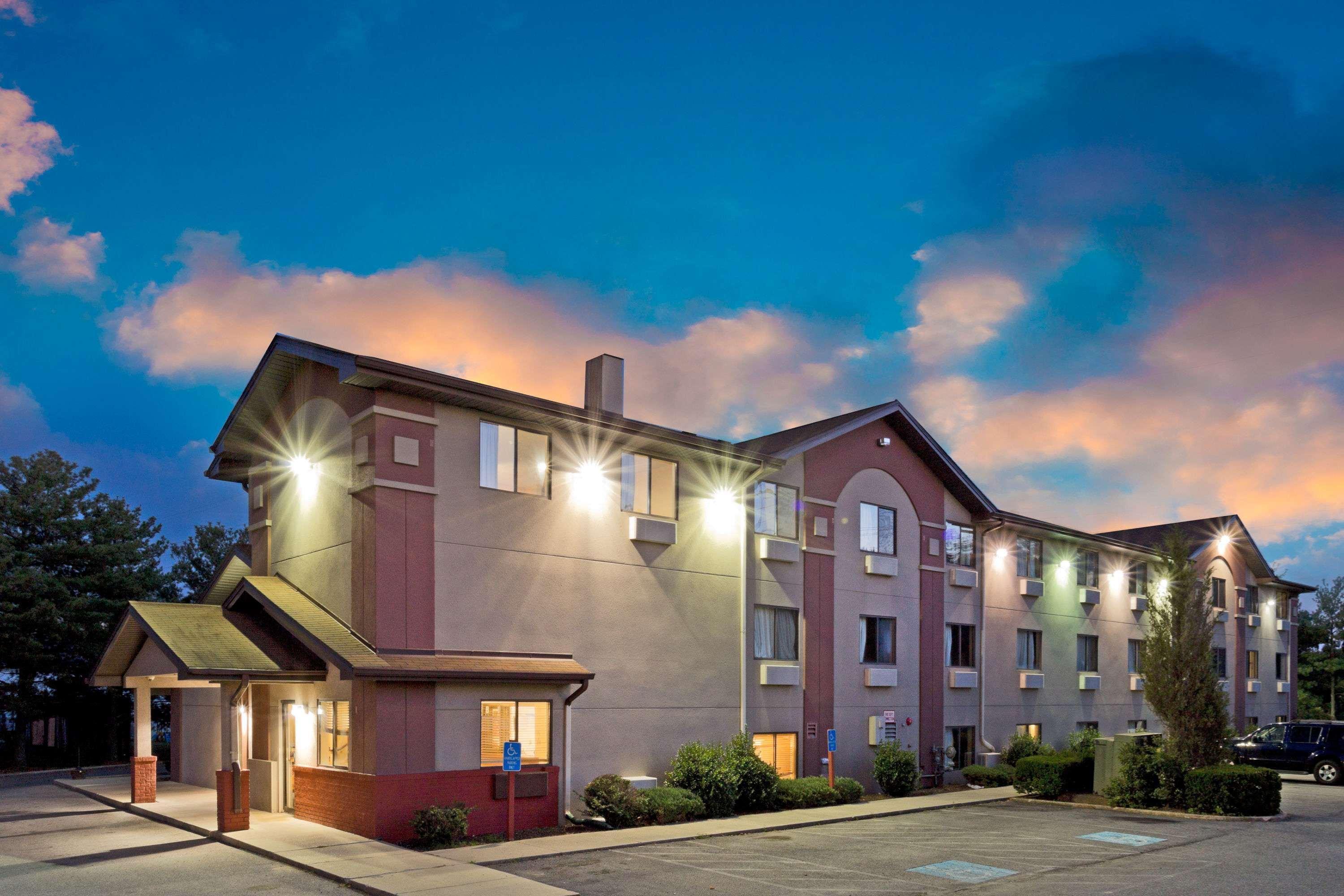 Super 8 By Wyndham Lexington Park/california Area Hotel