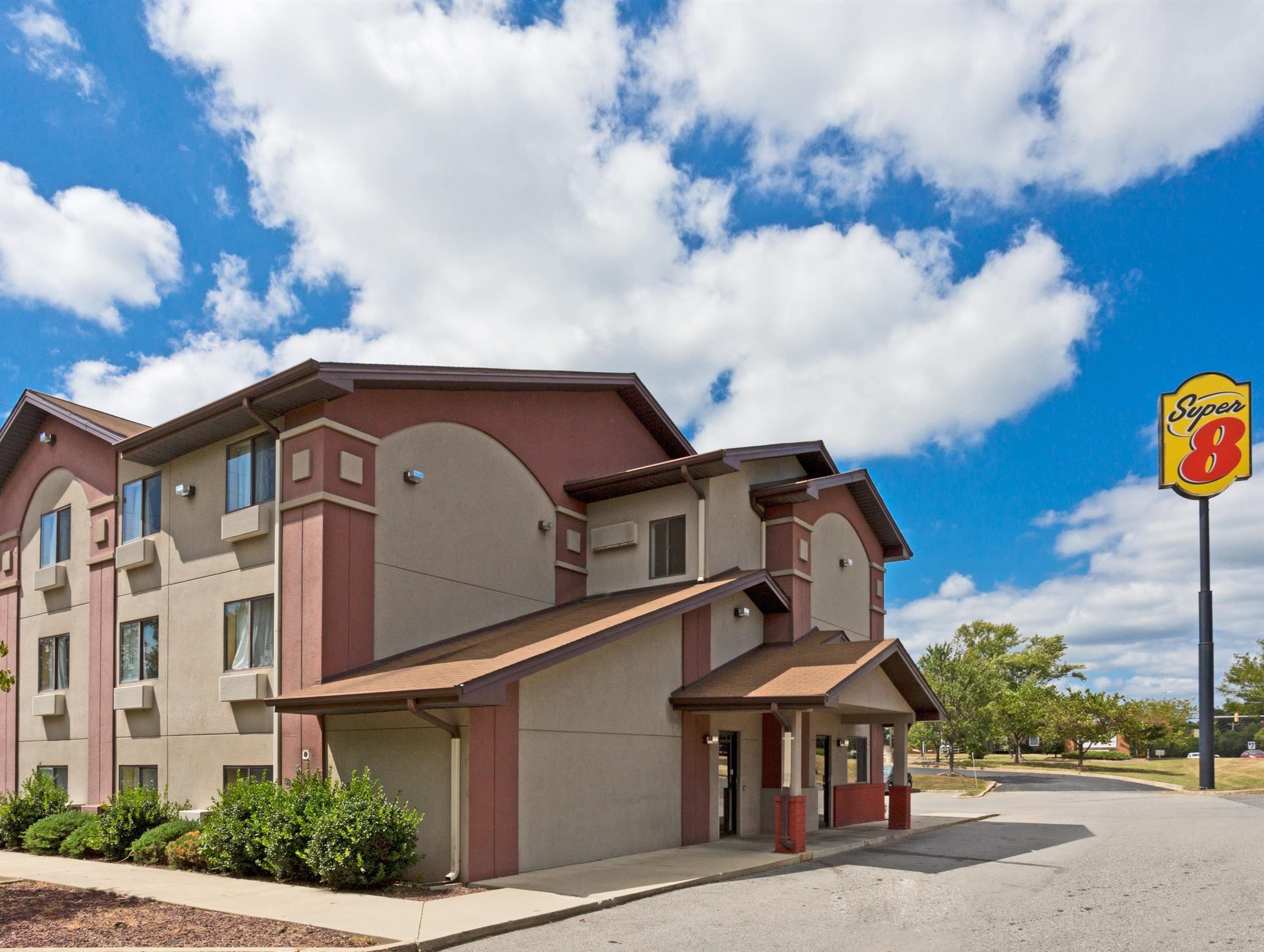 Super 8 By Wyndham Lexington Park/california Area Hotel