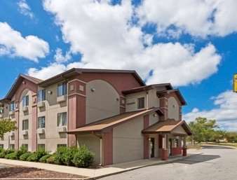 Hotel Super 8 By Wyndham Lexington Park/california Area