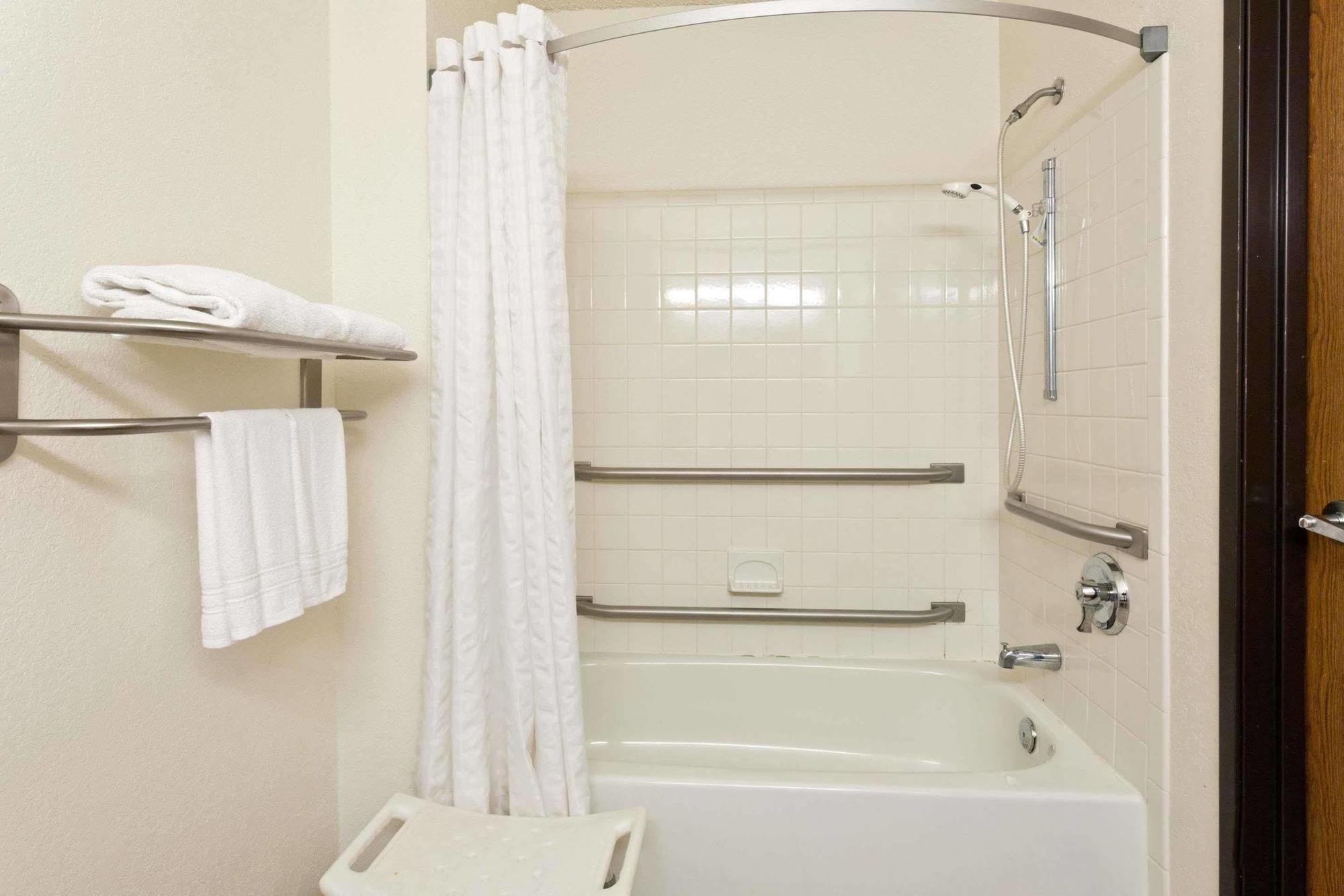 Super 8 By Wyndham Lexington Park/california Area 2*