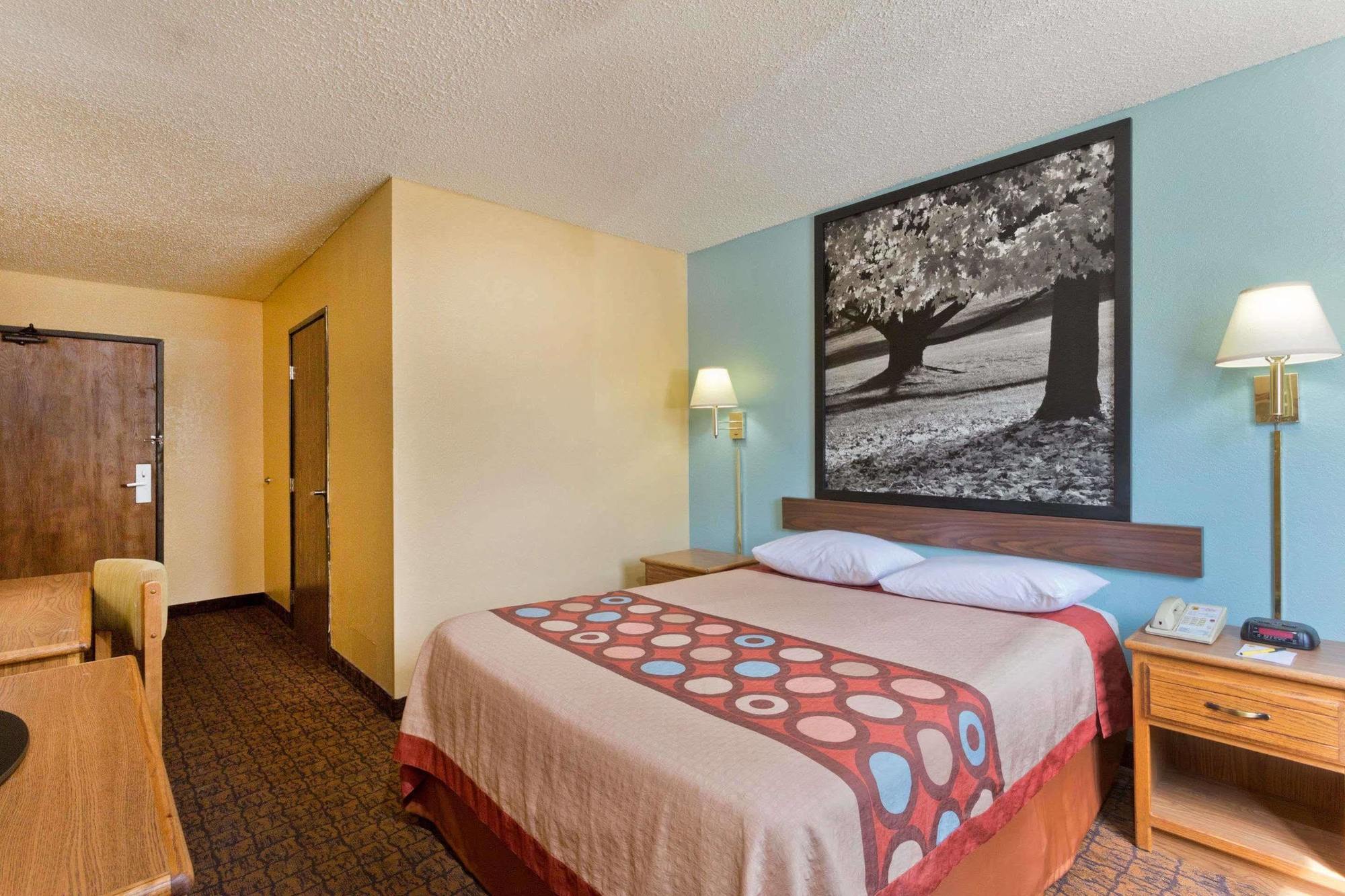 Super 8 By Wyndham Lexington Park/california Area California