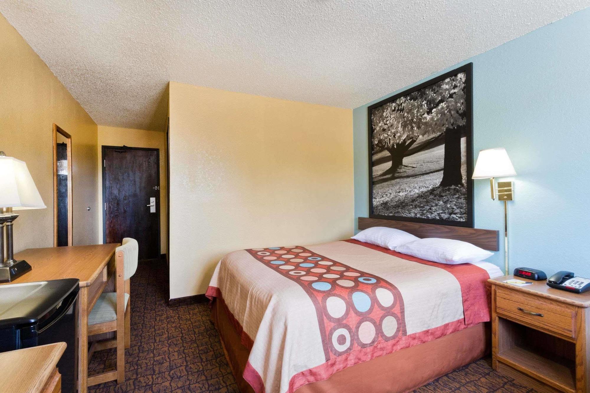 Super 8 By Wyndham Lexington Park/california Area Hotel 2*