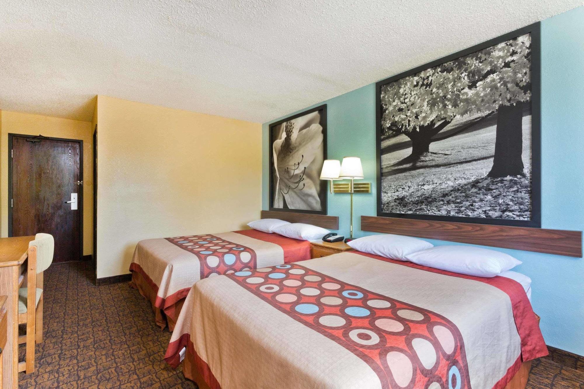 Super 8 By Wyndham Lexington Park/california Area California
