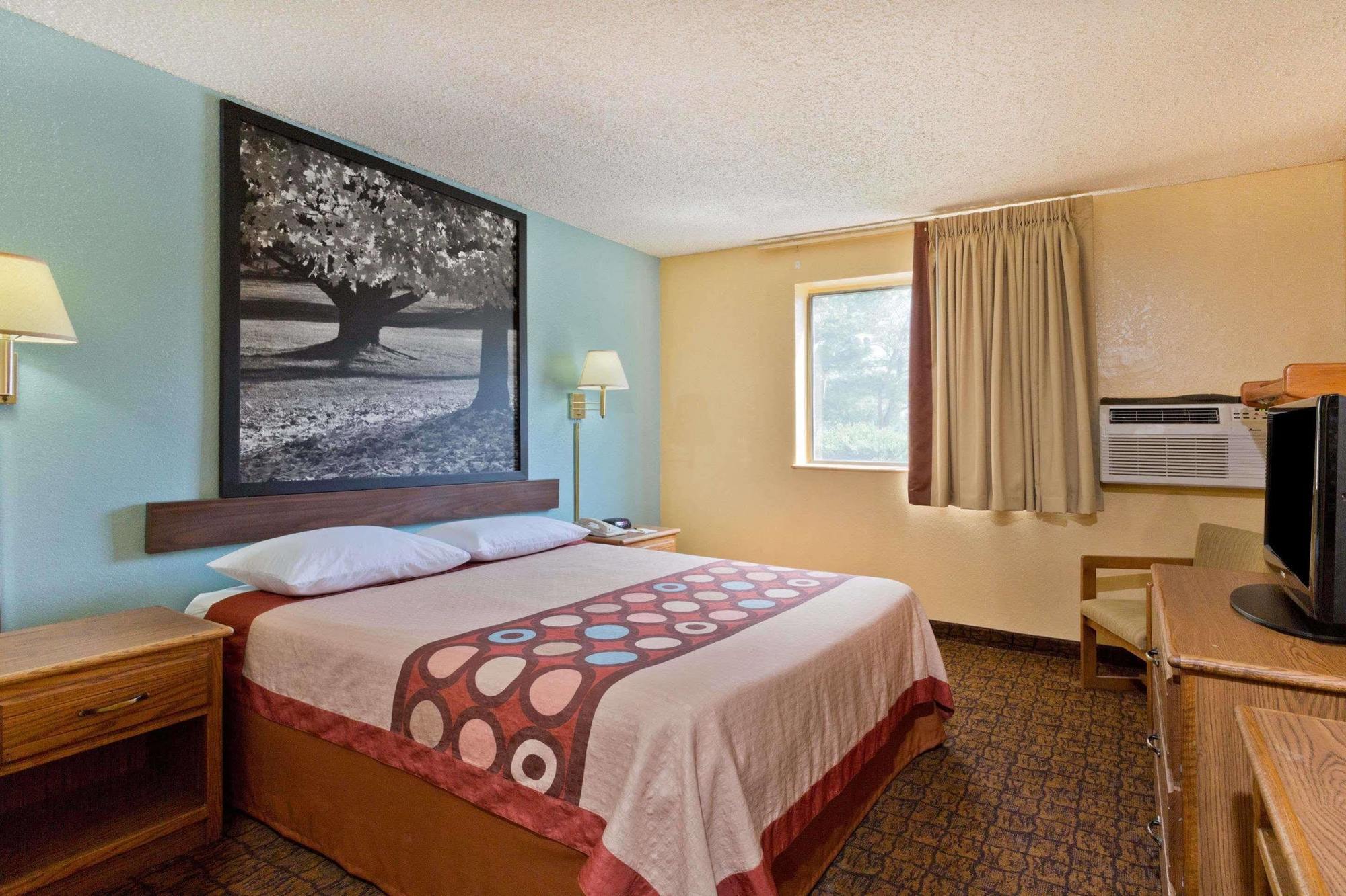 Super 8 By Wyndham Lexington Park/california Area Hotel 2*