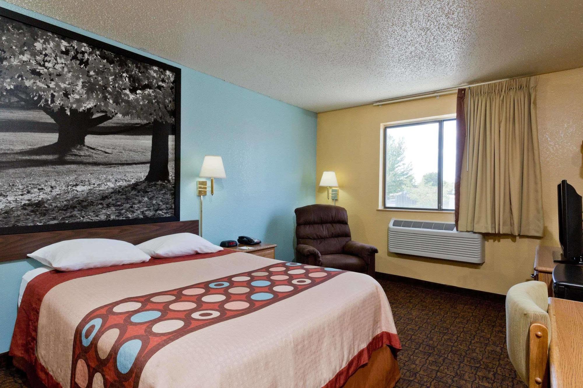 Super 8 By Wyndham Lexington Park/california Area Hotel