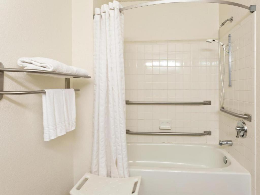 Super 8 By Wyndham Lexington Park/california Area Hotel