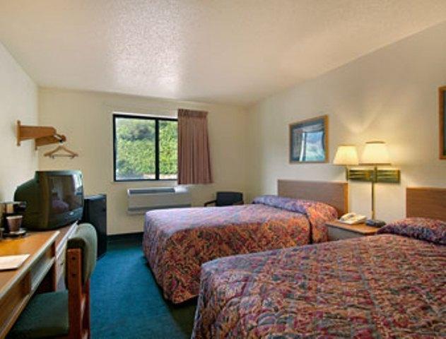 Super 8 By Wyndham Lexington Park/california Area Hotel 2*
